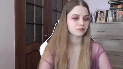 Lily online show from February 5, 3:13 am