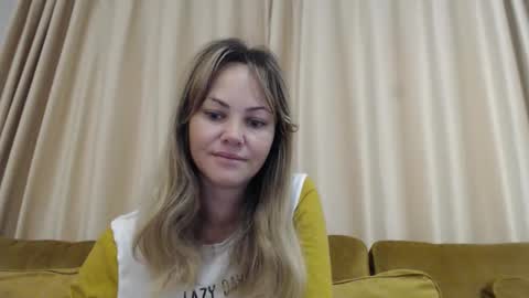 Snapshot of redjessica chatting on October 14, 5:10 am RedJessica online show from October 14, 5:10 am