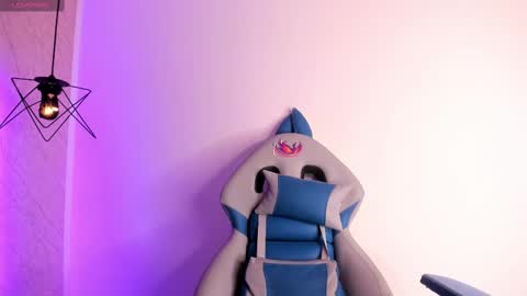   online show from February 11, 11:42 am