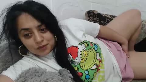 Snapshot of reeapassion chatting on February 17, 9:43 pm Reea online show from February 17, 9:43 pm