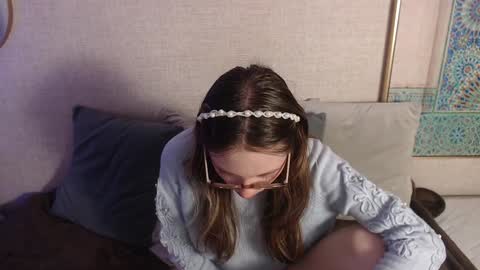 kitty online show from December 21, 12:16 pm