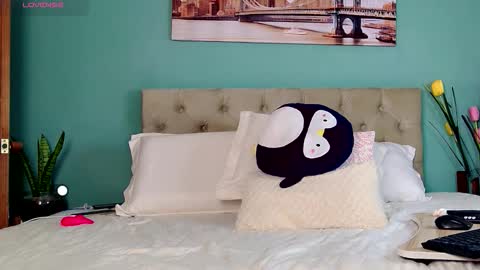 Yanella online show from March 1, 7:57 pm