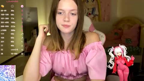 Snapshot of regeniastetson chatting on October 19, 3:47 pm Lucy online show from October 19, 3:47 pm