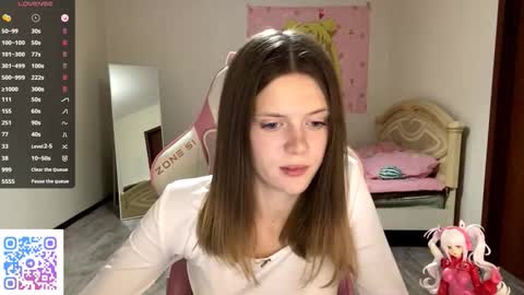 Snapshot of regeniastetson chatting on September 30, 6:57 pm Lucy online show from September 30, 6:57 pm