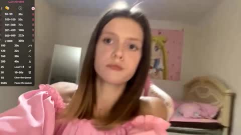 Snapshot of regeniastetson chatting on October 5, 3:17 pm Lucy online show from October 5, 3:17 pm