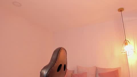 Snapshot of regina_noctixx chatting on March 1, 1:07 pm Regina online show from March 1, 1:07 pm