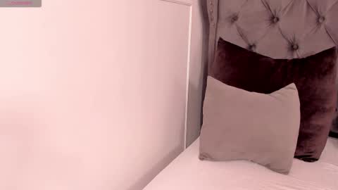 Snapshot of regina_noctixx chatting on October 18, 10:00 pm Regina online show from October 18, 10:00 pm