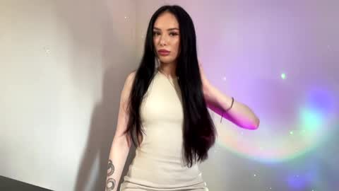 Amelia online show from June 8, 2:07 pm
