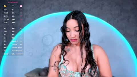 reiinachloe online show from April 3, 5:22 pm