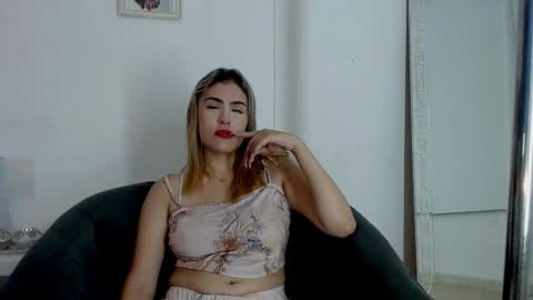 Snapshot of renata_gomez03 chatting on January 8, 11:21 am S T A C Y online show from January 8, 11:21 am