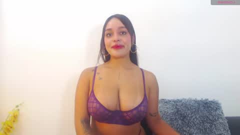 renatabrownn28 online show from July 26, 10:45 am