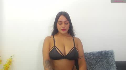renatabrownn28 online show from July 13, 9:21 am