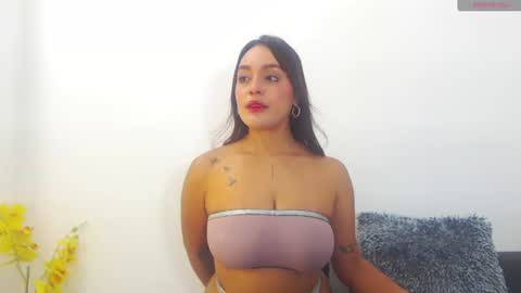 renatabrownn28 online show from July 20, 9:23 am