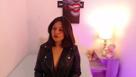 renataj online show from November 12, 10:52 pm