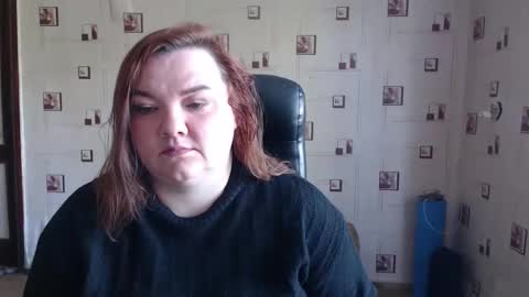 renataoia online show from April 25, 10:40 am