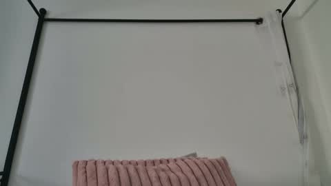 Renatta online show from February 2, 11:30 am