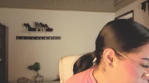 renaxi_smith online show from November 1, 8:46 pm