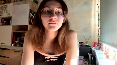 Mia online show from March 23, 1:17 pm