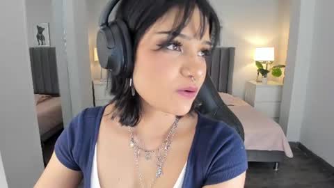 Renee Shelby online show from June 23, 9:57 pm