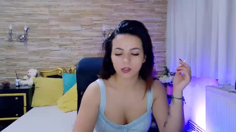 Snapshot of renesmesweet chatting on February 18, 11:44 am renesmesweet online show from February 18, 11:44 am