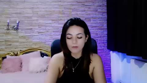 Snapshot of renesmesweet chatting on January 15, 7:05 am renesmesweet online show from January 15, 7:05 am