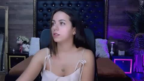Snapshot of renesmesweet chatting on October 7, 5:56 am renesmesweet online show from October 7, 5:56 am
