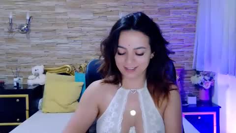Snapshot of renesmesweet chatting on February 7, 6:45 pm renesmesweet online show from February 7, 6:45 pm
