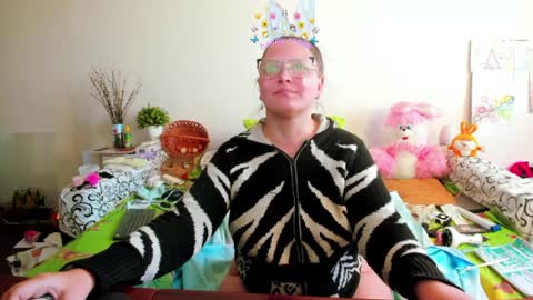 Anna - not anna - right Anna  online show from April 5, 3:33 pm