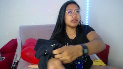 Snapshot of ricura_mily chatting on February 2, 2:38 am milena online show from February 2, 2:38 am