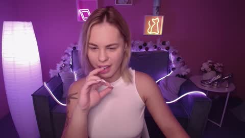 Rika online show from December 19, 5:51 am