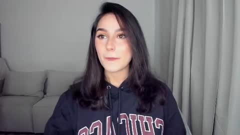 riley_tin online show from August 2, 9:18 pm