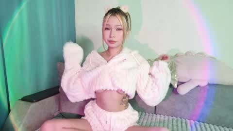 Snapshot of rileymee chatting on December 16, 3:08 am rileymee online show from December 16, 3:08 am