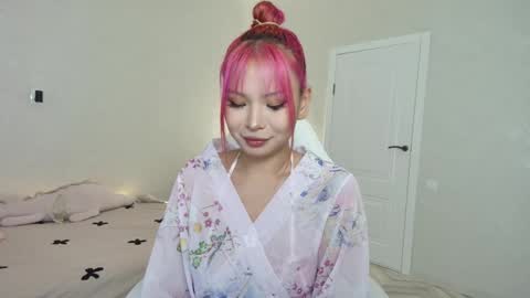 Snapshot of rileymee chatting on February 21, 9:01 am rileymee online show from February 21, 9:01 am