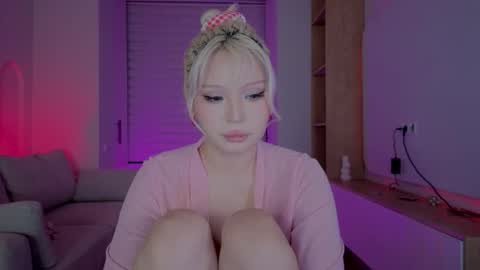 Snapshot of rileymee chatting on September 19, 2:05 pm rileymee online show from September 19, 2:05 pm
