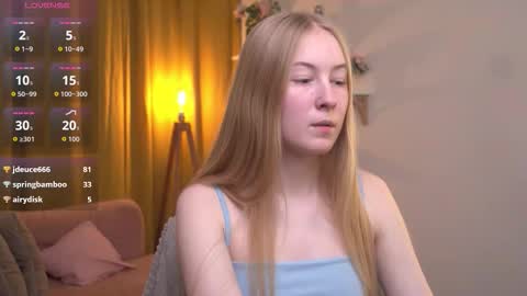 Snapshot of rinavi chatting on October 5, 3:17 pm My friends call me Vivi or Rina online show from October 5, 3:17 pm