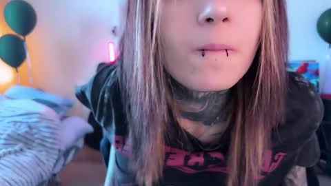   DianaBrite            fansl y online show from February 3, 1:05 pm