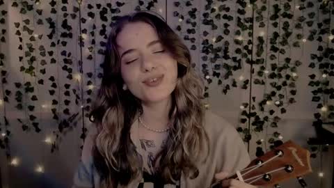 Snapshot of risha_laass chatting on February 8, 8:10 pm risha_laass online show from February 8, 8:10 pm