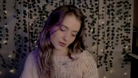 Snapshot of risha_laass chatting on February 16, 5:15 pm risha_laass online show from February 16, 5:15 pm