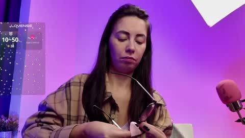 Snapshot of ritasunset chatting on December 11, 5:43 am Miss Rita online show from December 11, 5:43 am