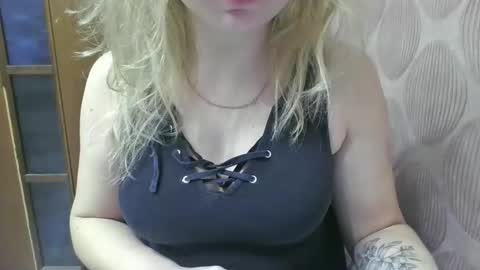 RiveraMaureen online show from December 18, 11:04 am