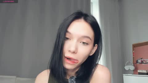 Rina online show from December 19, 8:39 am