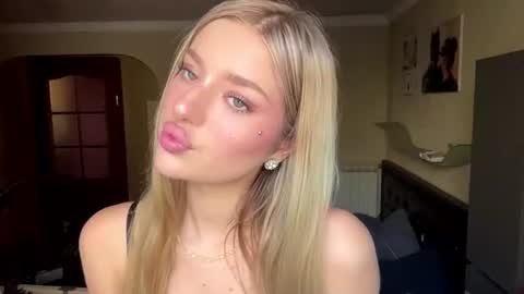 Stacy online show from July 8, 11:01 am