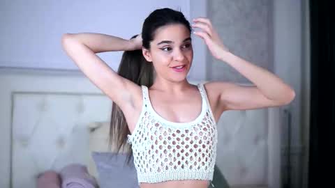 Roberta online show from March 25, 1:36 pm