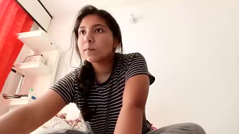 Robin online show from November 3, 6:12 pm