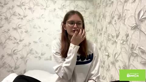 robynsentinella online show from November 24, 7:32 am