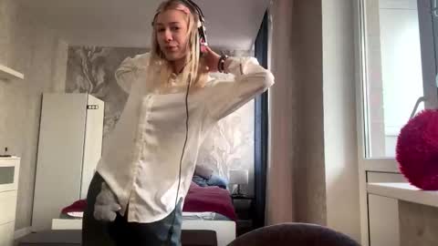 Anny online show from February 11, 12:06 pm