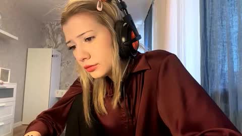 Anny online show from February 26, 11:31 am