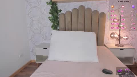   online show from October 4, 12:11 pm