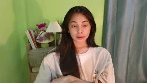 Snapshot of romantic_kath chatting on January 24, 9:39 am KATH online show from January 24, 9:39 am