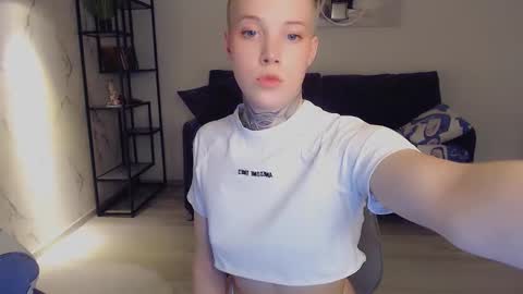 Roni online show from December 23, 1:08 am